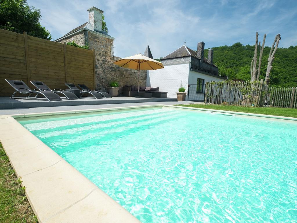 Modern Mansion In Hasti Re Par Del With Pool Villa Hastiere-par-dela Bagian luar foto