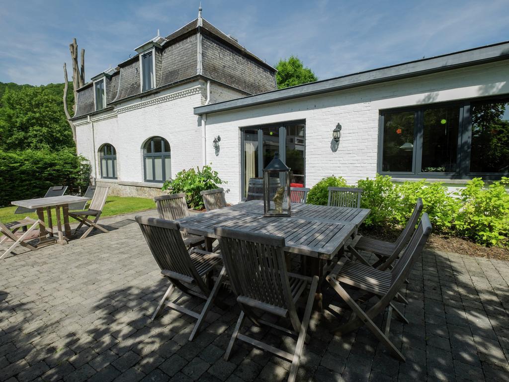 Modern Mansion In Hasti Re Par Del With Pool Villa Hastiere-par-dela Bagian luar foto